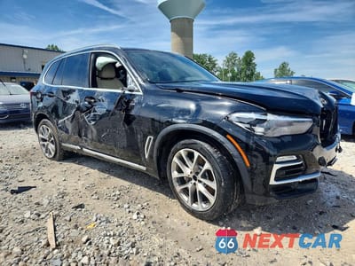 Czwarte zdjęcie samochodu z boku: 2021 BMW X5 XDRIVE40I VIN:5UXCR6C08M9E88876 - miniatura