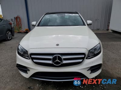 Piąte zdjęcie samochodu w środku: 2018 MERCEDES-BENZ E 400 4MATIC VIN:WDDZF6GB6JA380057 - miniatura