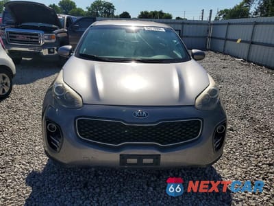Piąte zdjęcie samochodu w środku: 2018 KIA SPORTAGE LX VIN:KNDPMCAC4J7303479 - miniatura