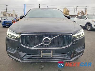 Piąte zdjęcie samochodu w środku: 2020 VOLVO XC60 T5 MOMENTUM VIN:YV4102RK8L1561773 - miniatura