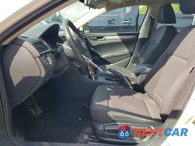 Zdjęcie 7 z 12 samochodu: 2015 VOLKSWAGEN PASSAT S VIN:1VWAT7A3XFC075547 - miniatura
