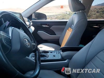 Zdjęcie 7 z 14 samochodu: 2021 TOYOTA HIGHLANDER HYBRID XLE VIN:5TDHARAH5MS509089 - miniatura