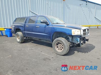 Czwarte zdjęcie samochodu z boku: 2005 DODGE DAKOTA QUAD SLT VIN:1D7HW48N15S288721 - miniatura