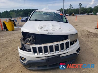 Piąte zdjęcie samochodu w środku: 2011 JEEP COMPASS SPORT VIN:1J4NT1FB5BD155919 - miniatura
