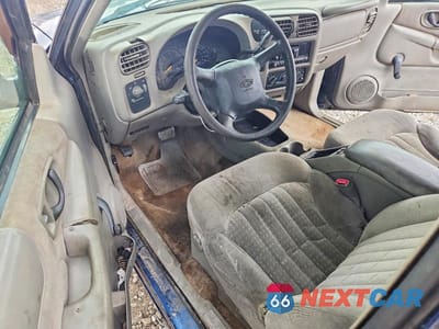 Zdjęcie 8 z 12 samochodu: 2000 CHEVROLET S TRUCK S10 VIN:1GCDT19W9Y8102884 - miniatura