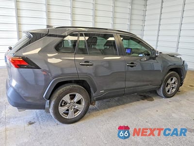 Trzecie zdjęcie samochodu z tyłu: 2024 TOYOTA RAV4 HYBRID XLE VIN:4T3RWRFV8RU121980 - miniatura