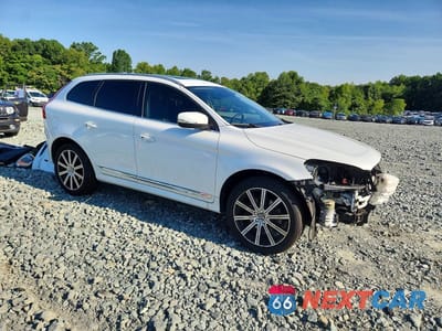 Czwarte zdjęcie samochodu z boku: 2017 VOLVO XC60 T6 INSCRIPTION VIN:YV449MRU9H2122678 - miniatura