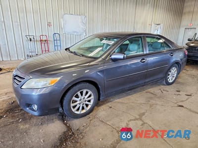 2011 TOYOTA CAMRY XLE V6 4T1BK3EK0BU626217 - główne zdjęcie licytacji z USA - miniatura