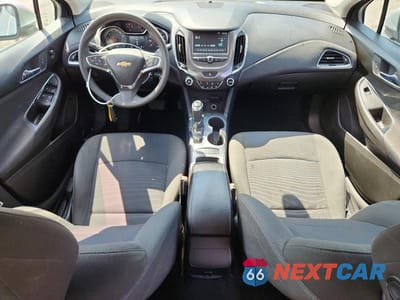 Zdjęcie 8 z 12 samochodu: 2017 CHEVROLET CRUZE LT VIN:1G1BE5SM6H7246683 - miniatura