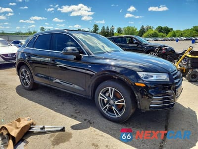 Czwarte zdjęcie samochodu z boku: 2020 AUDI Q5 E PREMIUM VIN:WA1G2AFYXL2103926 - miniatura