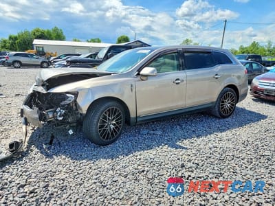 2019 LINCOLN MKT 2LMHJ5AT5KBL00995 - główne zdjęcie licytacji z USA - miniatura