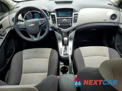 Zdjęcie 8 z 12 samochodu: 2014 CHEVROLET CRUZE LS VIN:1G1PA5SH2E7136178 - miniatura