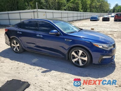 Czwarte zdjęcie samochodu z boku: 2020 KIA OPTIMA S VIN:5XXGT4L35LG396500 - miniatura