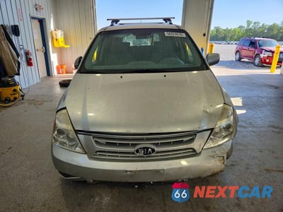 Piąte zdjęcie samochodu w środku: 2010 KIA SEDONA LX VIN:KNDMG4C39A6343348 - miniatura