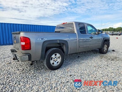 Trzecie zdjęcie samochodu z tyłu: 2013 CHEVROLET SILVERADO K1500 LT VIN:1GCRKSE75DZ237944 - miniatura