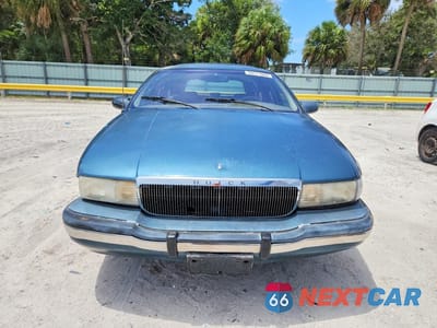 Piąte zdjęcie samochodu w środku: 1995 BUICK ROADMASTER ESTATE VIN:1G4BR82P8SR416654 - miniatura