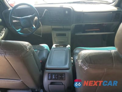 Zdjęcie 8 z 13 samochodu: 2002 CHEVROLET SUBURBAN K1500 VIN:3GNFK16ZX2G361371 - miniatura