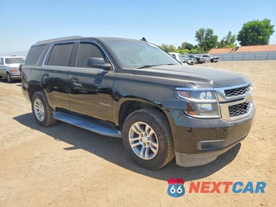 Czwarte zdjęcie samochodu z boku: 2017 CHEVROLET TAHOE C1500 LS VIN:1GNSCAKC3HR164936 - miniatura