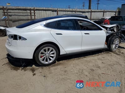 Trzecie zdjęcie samochodu z tyłu: 2016 TESLA MODEL S VIN:5YJSA1E40GF134171 - miniatura