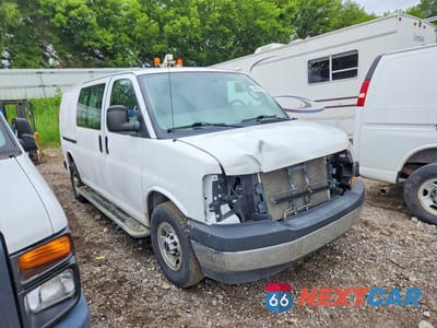 Czwarte zdjęcie samochodu z boku: 2017 GMC SAVANA 2500 CARGO DELIVERY VAN VIN:1GTW7AFF7H1914341 - miniatura