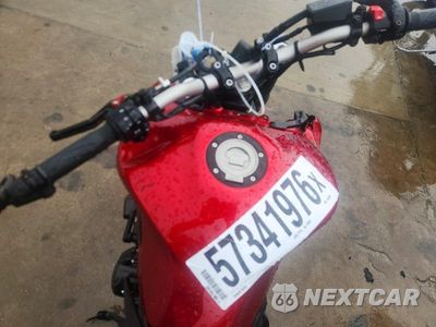 Zdjęcie 7 z 9 samochodu: 2017 YAMAHA FZ09 VIN:JYARN53E6HA002060 - miniatura