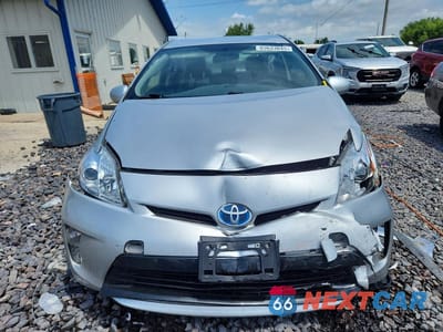 Piąte zdjęcie samochodu w środku: 2015 TOYOTA PRIUS TWO VIN:JTDKN3DU9F1992750 - miniatura