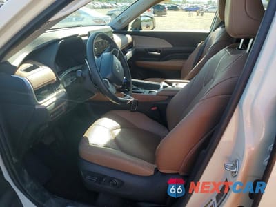 Zdjęcie 7 z 13 samochodu: 2024 TOYOTA GRAND HIGHLANDER PLATINUM VIN:5TDAAAB57RS010325 - miniatura