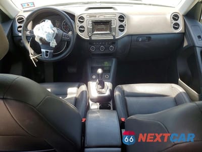 Zdjęcie 8 z 14 samochodu: 2016 VOLKSWAGEN TIGUAN S VIN:WVGAV7AX6GW570176 - miniatura