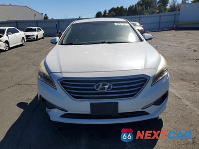 Piąte zdjęcie samochodu w środku: 2017 HYUNDAI SONATA SE VIN:5NPE24AF3HH470242 - miniatura