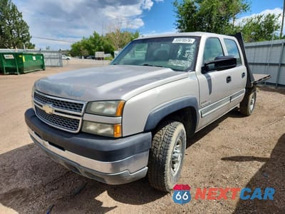 2005 CHEVROLET SILVERADO K2500 HEAVY DUTY 1GCHK23215F960020 - główne zdjęcie licytacji z USA - miniatura
