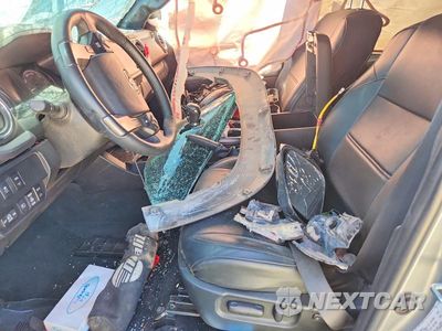 Zdjęcie 7 z 12 samochodu: 2022 TOYOTA TACOMA TRD OFF-ROAD VIN:3TMCZ5AN3NM496927 - miniatura