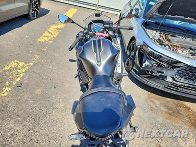 Zdjęcie 6 z 9 samochodu: 2023 KAWASAKI EX650 R VIN:ML5EXER13PDAB1080 - miniatura