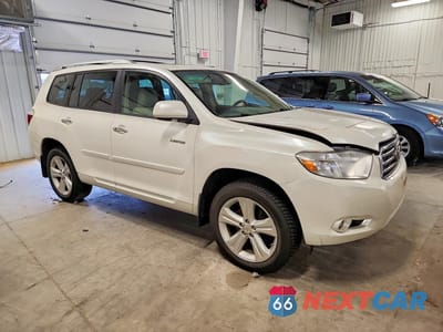 Czwarte zdjęcie samochodu z boku: 2010 TOYOTA HIGHLANDER LIMITED VIN:5TDDK3EH6AS022997 - miniatura