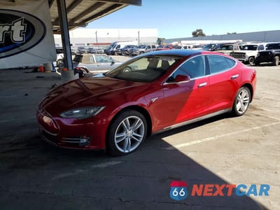2013 TESLA MODEL S 5YJSA1CNXDFP12929 - główne zdjęcie licytacji z USA - miniatura
