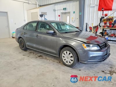 Czwarte zdjęcie samochodu z boku: 2017 VOLKSWAGEN JETTA S VIN:3VW167AJXHM286142 - miniatura