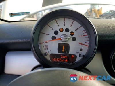 Zdjęcie 9 z 12 samochodu: 2011 MINI COOPER VIN:WMWSU3C54BT091391 - miniatura