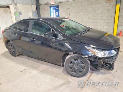 Czwarte zdjęcie samochodu z boku: 2019 CHEVROLET CRUZE LS VIN:1G1BC5SM0K7107288 - miniatura