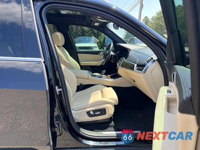 Piąte zdjęcie samochodu w środku: 2021 BMW X5 SDRIVE 40I VIN:5UXCR4C01M9D94830 - miniatura