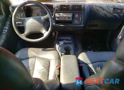 Zdjęcie 8 z 13 samochodu: 1996 CHEVROLET BLAZER VIN:1GNDT13W2T2247048 - miniatura
