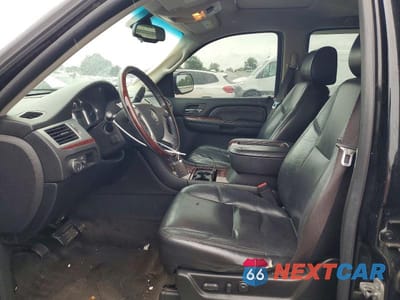 Zdjęcie 7 z 13 samochodu: 2009 CADILLAC ESCALADE VIN:1GYFK13259R236329 - miniatura