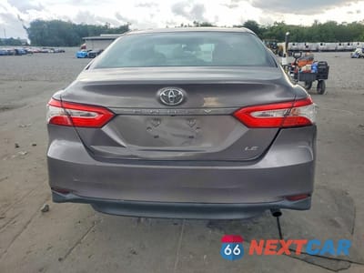 Zdjęcie 6 z 12 samochodu: 2018 TOYOTA CAMRY LE VIN:4T1B11HK4JU141399 - miniatura