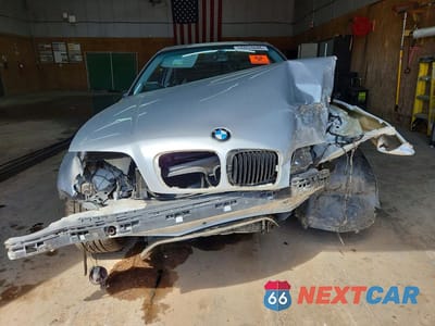 Piąte zdjęcie samochodu w środku: 2001 BMW 325 CI VIN:WBABN33461JW49918 - miniatura