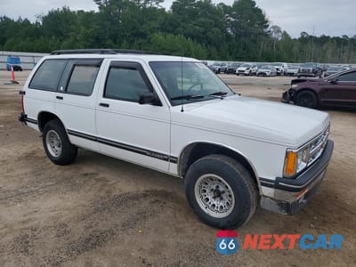 Czwarte zdjęcie samochodu z boku: 1993 CHEVROLET BLAZER S10 VIN:1GNCS13W1P2126760 - miniatura