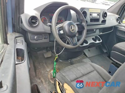 Zdjęcie 8 z 13 samochodu: 2019 MERCEDES-BENZ SPRINTER 2500/3500 DELIVERY VAN VIN:WD4PF1CD7KP145702 - miniatura