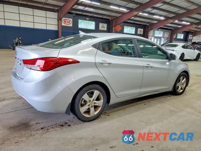 Trzecie zdjęcie samochodu z tyłu: 2013 HYUNDAI ELANTRA GLS VIN:5NPDH4AE5DH196456 - miniatura