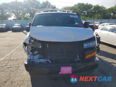 Piąte zdjęcie samochodu w środku: 2018 CHEVROLET EXPRESS G3500 VIN:1GCZGGFG1J1269488 - miniatura