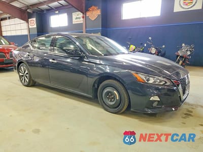Czwarte zdjęcie samochodu z boku: 2019 NISSAN ALTIMA SL VIN:1N4BL4EV2KC170492 - miniatura