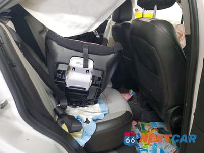 Zdjęcie 10 z 12 samochodu: 2019 CHEVROLET TRAX 1LT VIN:3GNCJPSB3KL256308 - miniatura
