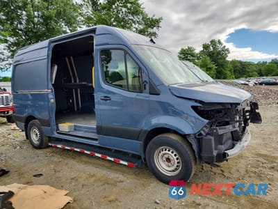 Czwarte zdjęcie samochodu z boku: 2019 MERCEDES BENZ SPRINTER 2500 DELIVERY VAN VIN:WD4PF0CD3KT004322 - miniatura