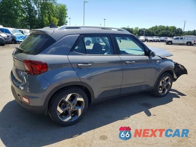 Trzecie zdjęcie samochodu z tyłu: 2021 HYUNDAI VENUE SEL VIN:KMHRC8A31MU092347 - miniatura